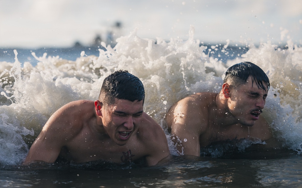 MCIWS Class 4-26 Beach Exercise