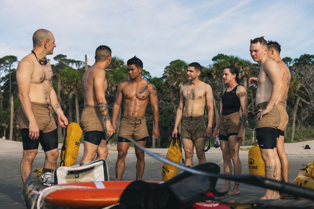 MCIWS Class 4-26 Beach Exercise