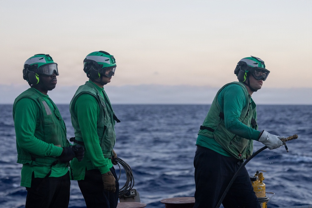 USS Wayne E. Meyer (DDG 108) Conducts Flight Operations