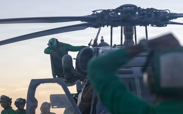 USS Wayne E. Meyer (DDG 108) Conducts Flight Operations