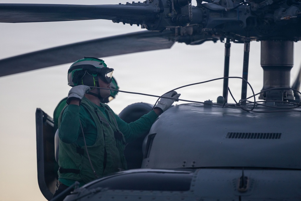 USS Wayne E. Meyer (DDG 108) Conducts Flight Operations