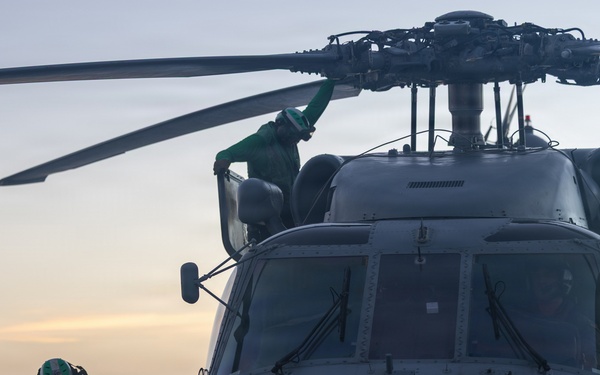 USS Wayne E. Meyer (DDG 108) Conducts Flight Operations