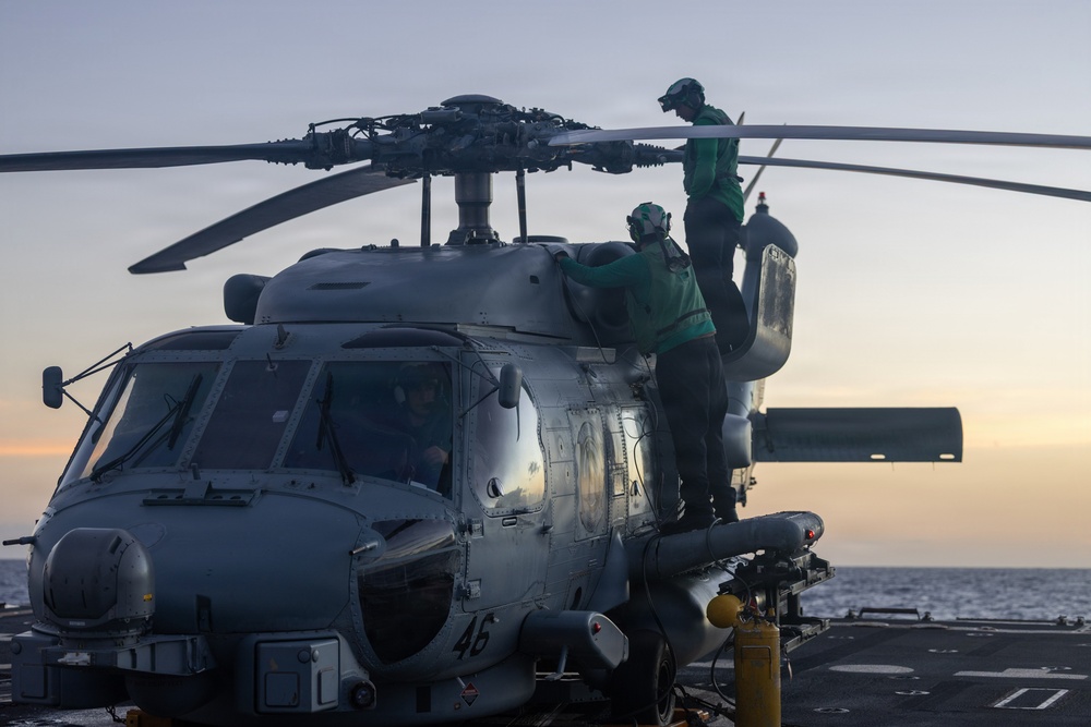 USS Wayne E. Meyer (DDG 108) Conducts Flight Operations