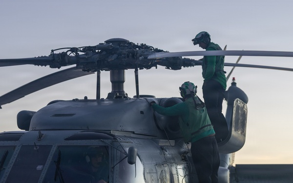 USS Wayne E. Meyer (DDG 108) Conducts Flight Operations