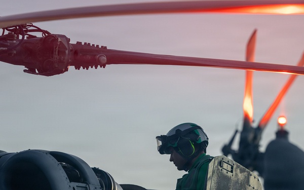 USS Wayne E. Meyer (DDG 108) Conducts Flight Operations