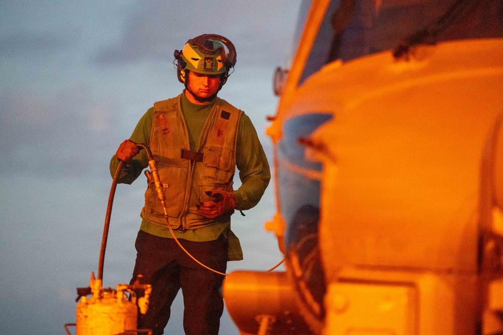 USS Wayne E. Meyer (DDG 108) Conducts Flight Operations