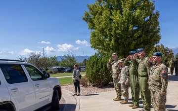 Canadian Chief of the Defence Staff visits NORAD, USNORTHCOM