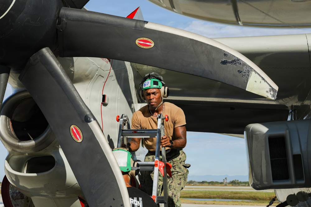 Air Test and Evaluation Squadron One supports Gray Flag