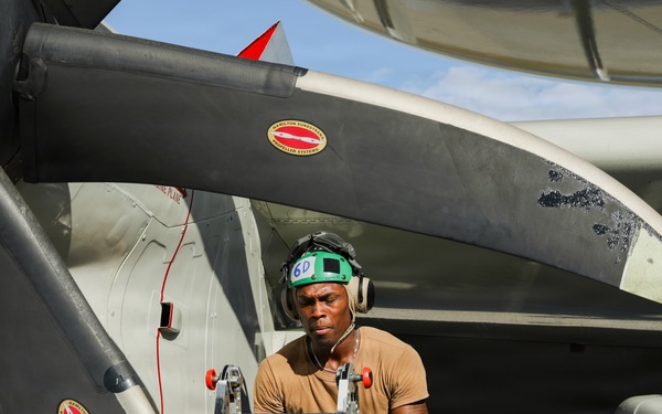 Air Test and Evaluation Squadron One supports Gray Flag