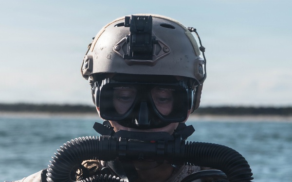 26th MEU MRF conducts dive operations training at Camp Lejeune
