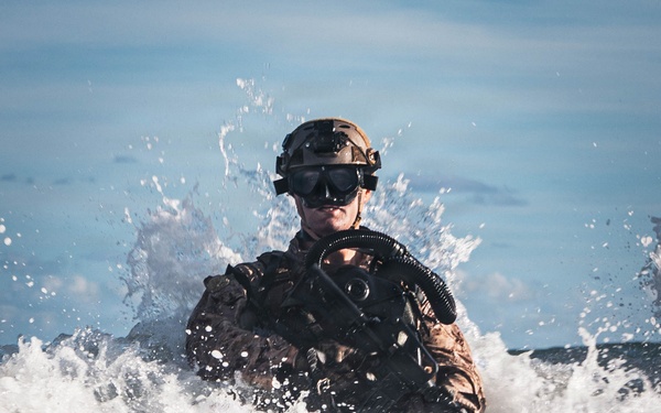 26th MEU MRF conducts dive operations training at Camp Lejeune