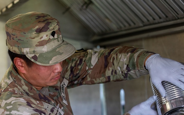 Day 2: 311th Field Hospital Team Executes Field-Feeding Mission During Connelly Competition