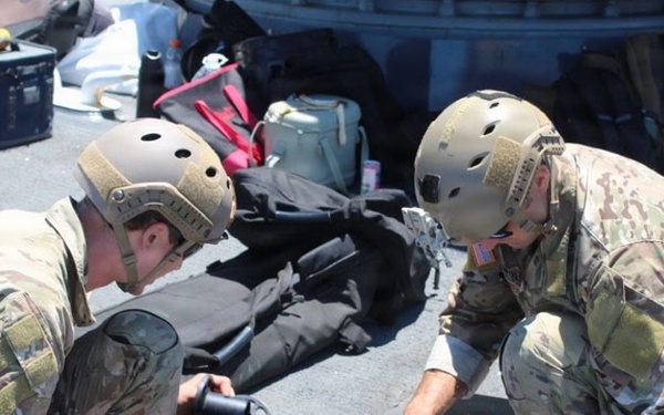 USS Chafee Hosts Explosive Ordnance Disposal Training