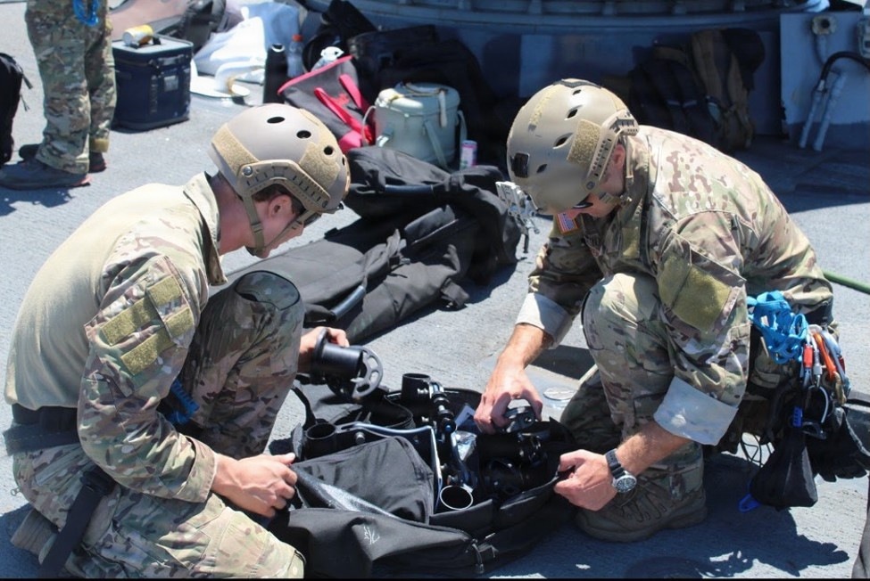 USS Chafee Hosts Explosive Ordnance Disposal Training