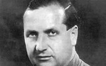 Nazi Spymaster Captured in Austria (21 MAY 1945)