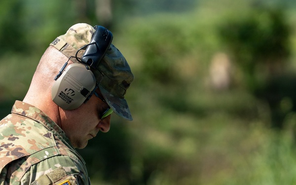 Delaware Army National Guard conducts M17 training