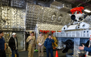 USS Oakland (LCS 24) Visits Naval Surface Warfare Center, Port Hueneme Division for Combat Systems Assessment, Workforce Tours