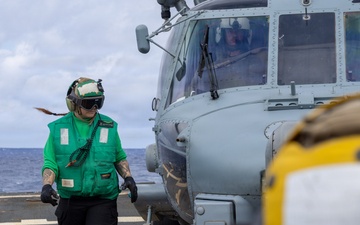 USS Wayne E. Meyer (DDG 108) Conducts Flight Operations