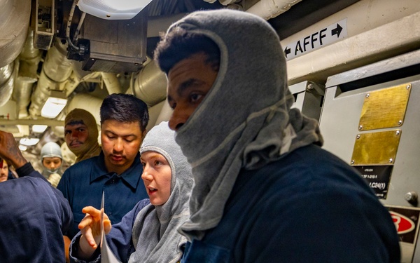 USS Benfold Conducts General Quarters
