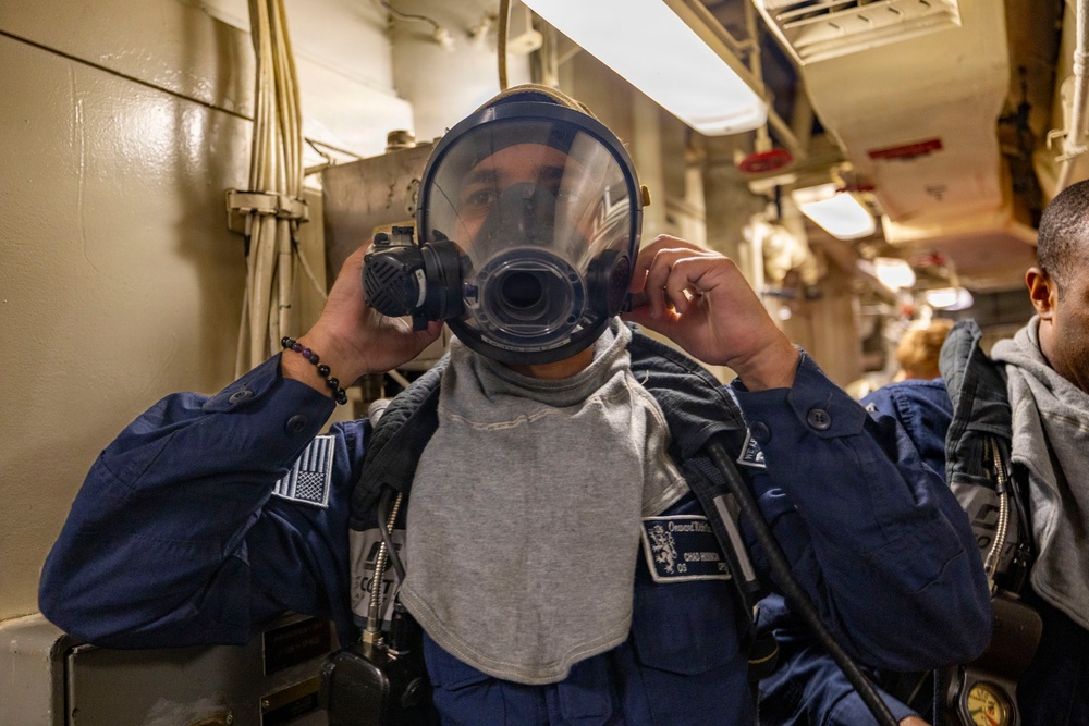 USS Benfold Conducts General Quarters