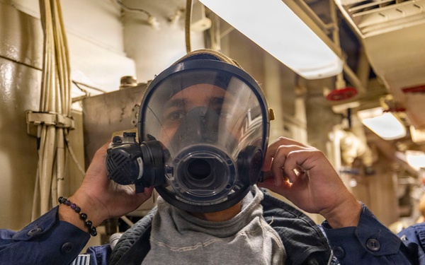 USS Benfold Conducts General Quarters