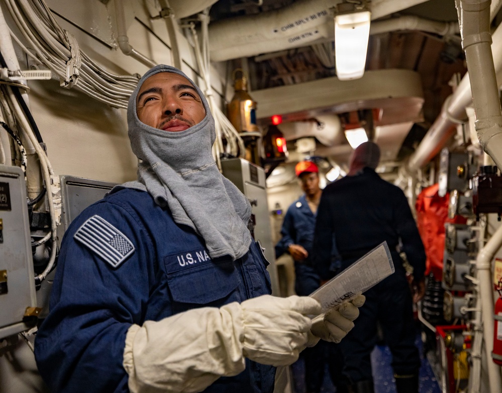 USS Benfold Conducts General Quarters
