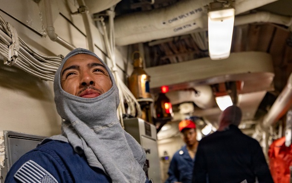 USS Benfold Conducts General Quarters