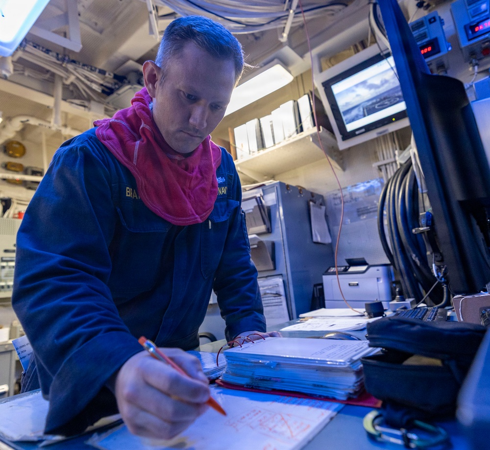 USS Benfold Conducts General Quarters