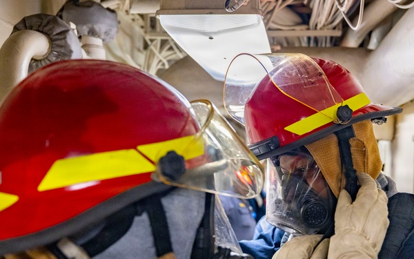 USS Benfold Conducts General Quarters