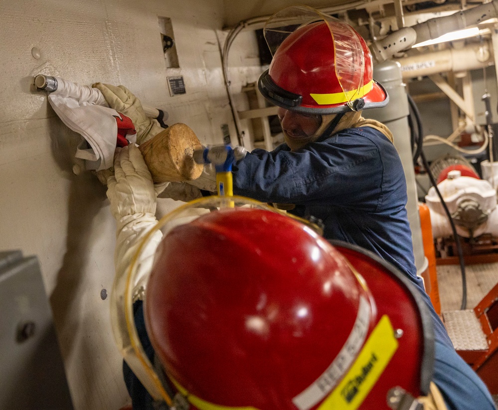 USS Benfold Conducts General Quarters