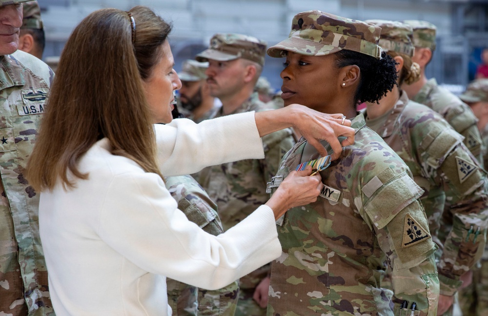 Connecticut Hosts Joint Welcome Home Ceremony