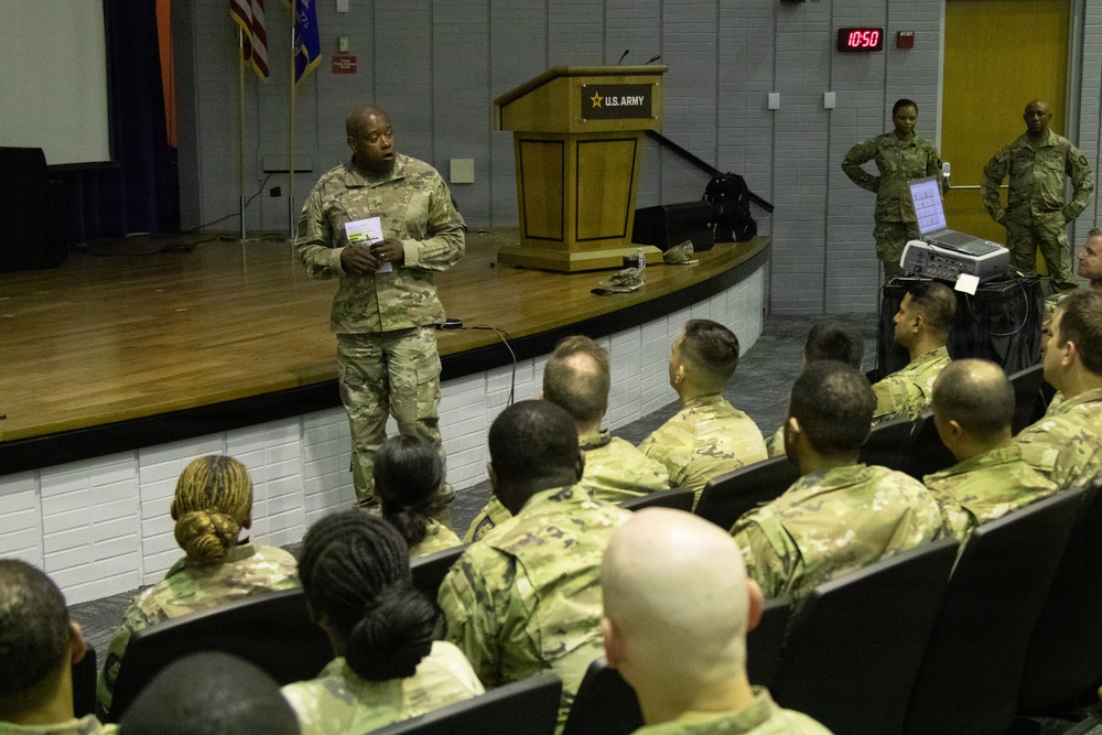 Army Reserve Cyber Soldiers Get Inside Look at OCAR