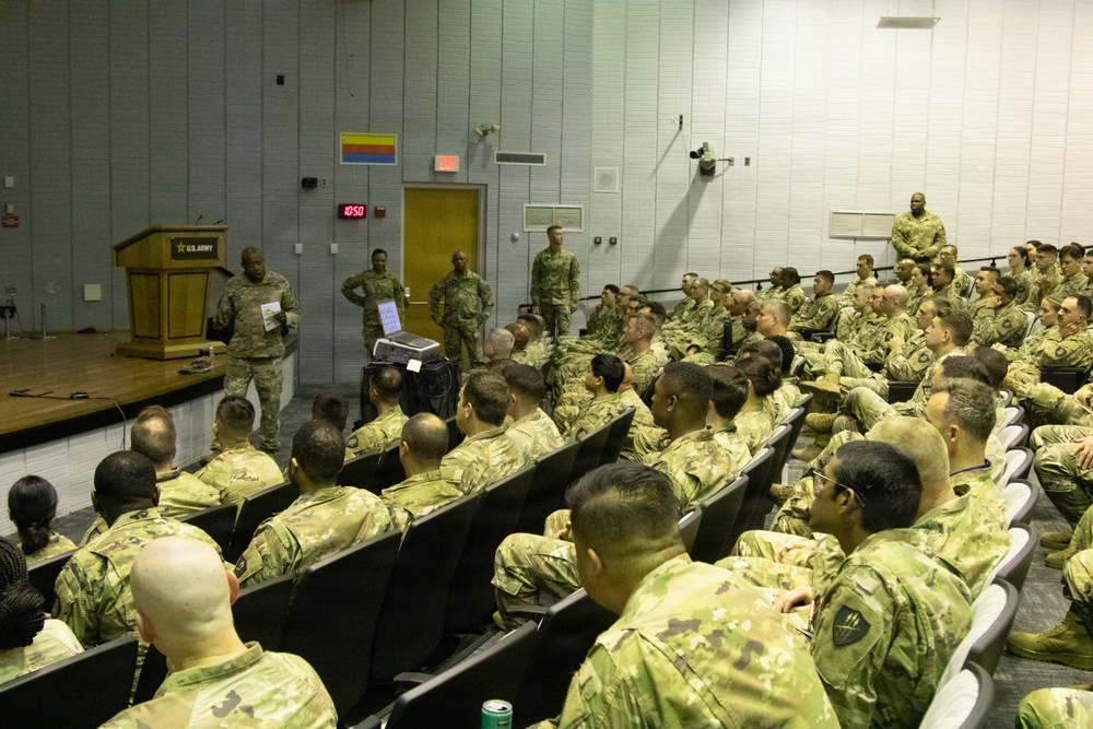 Army Reserve Cyber Soldiers Get Inside Look at OCAR