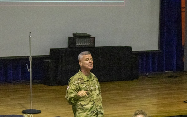 Army Reserve Cyber Soldiers Get Inside Look at OCAR