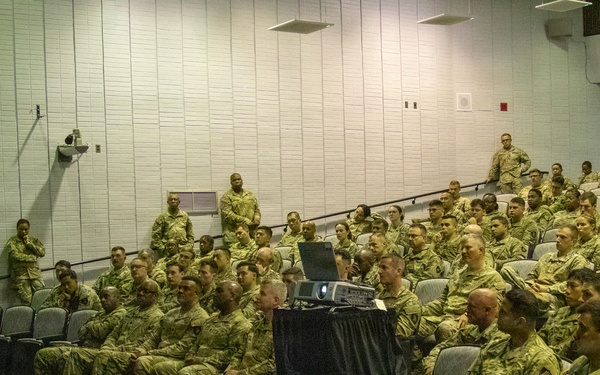 Army Reserve Cyber Soldiers Get Inside Look at OCAR