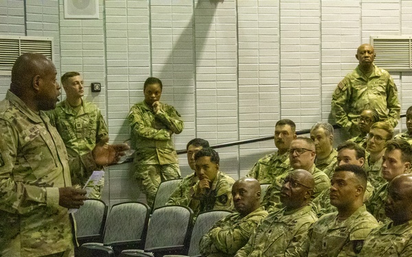 Army Reserve Cyber Soldiers Get Inside Look at OCAR