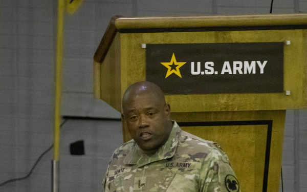 Army Reserve Cyber Soldiers Get Inside Look at OCAR