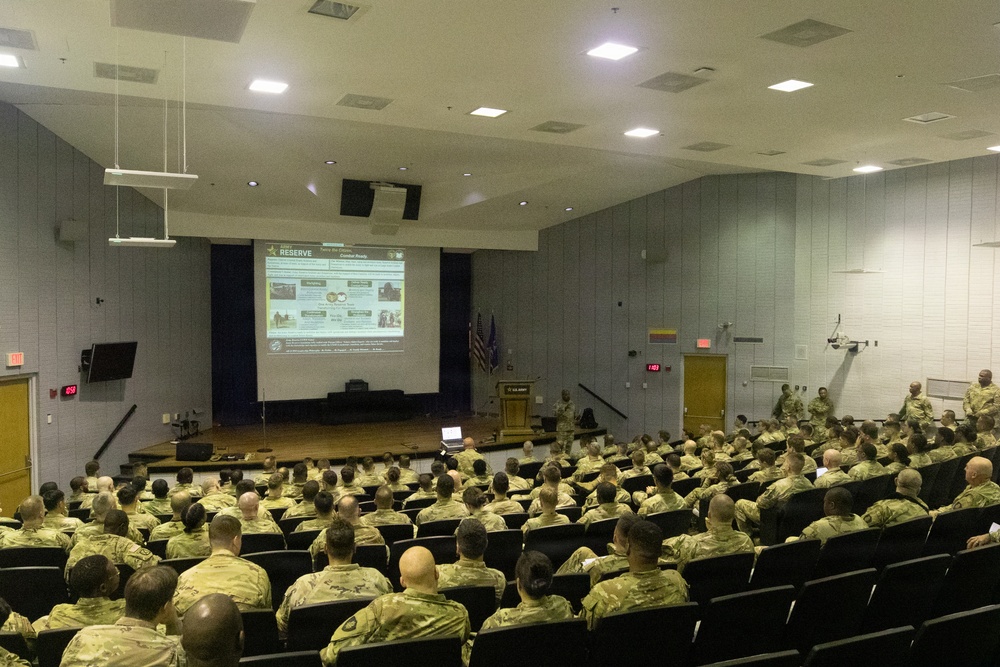Army Reserve Cyber Soldiers Get Inside Look at OCAR