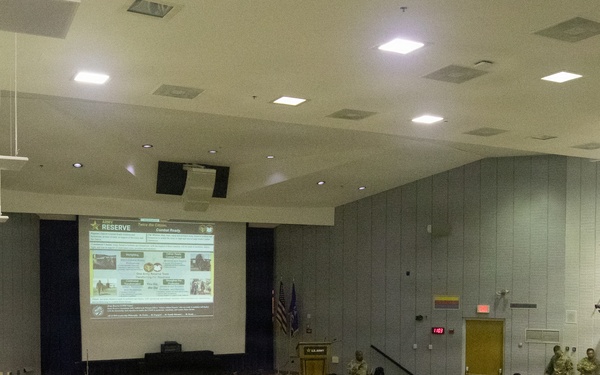 Army Reserve Cyber Soldiers Get Inside Look at OCAR