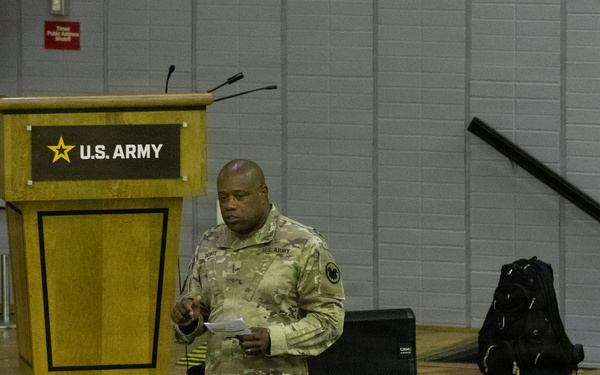 Army Reserve Cyber Soldiers Get Inside Look at OCAR