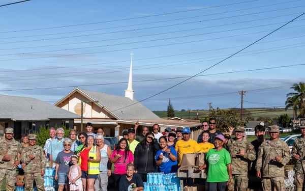 Hawaii Guardsmen reinforce Kauai community food distributions after storm damages from Hurricane Lowell