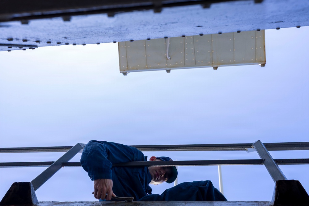 Freshwater Washdown Conducted by USS Benfold Sailors
