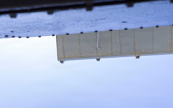 Freshwater Washdown Conducted by USS Benfold Sailors
