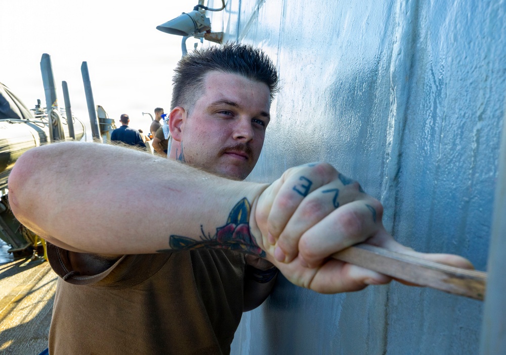 Freshwater Washdown Conducted by USS Benfold Sailors