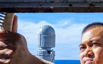 Freshwater Washdown Conducted by USS Benfold Sailors