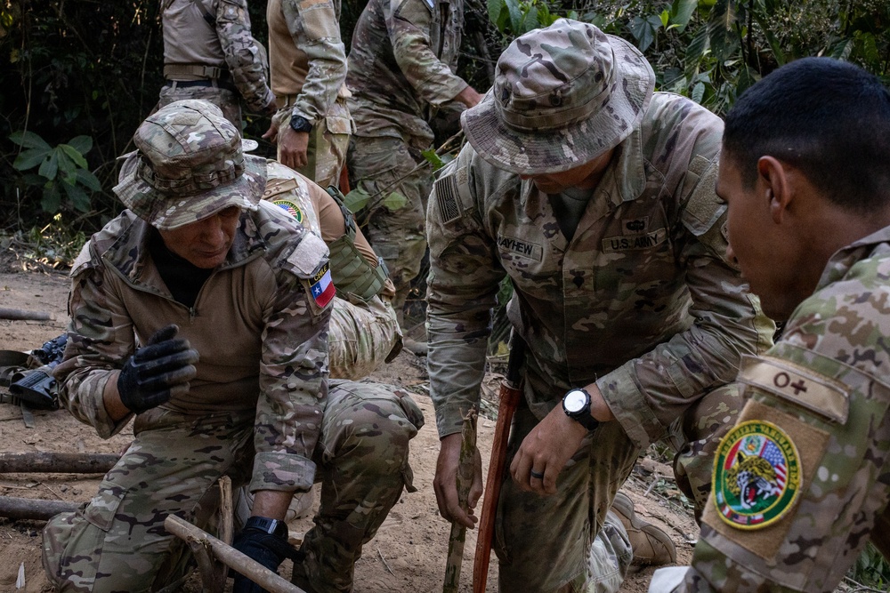 Soldiers Train Primitive Cooking in the Amazon During SV26