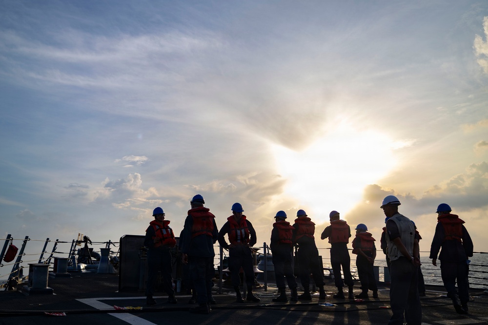 USS Benfold Completes a Replenishment-at-Sea with HMAS Supply