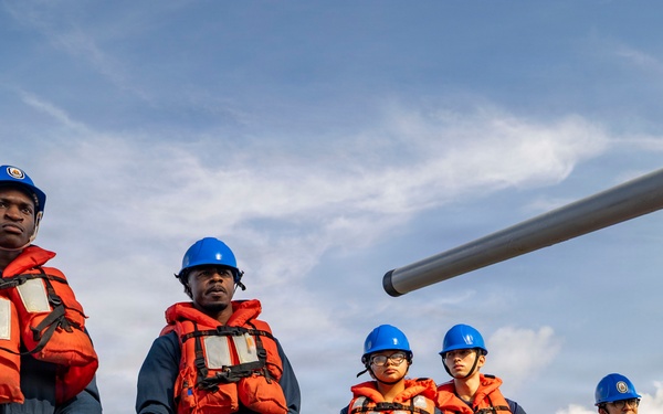 USS Benfold Completes a Replenishment-at-Sea with HMAS Supply