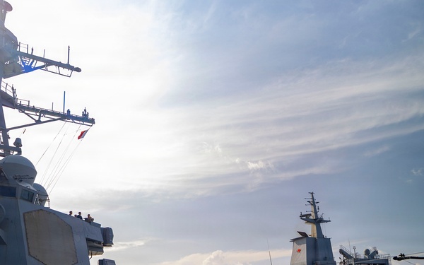 USS Benfold Completes a Replenishment-at-Sea with HMAS Supply