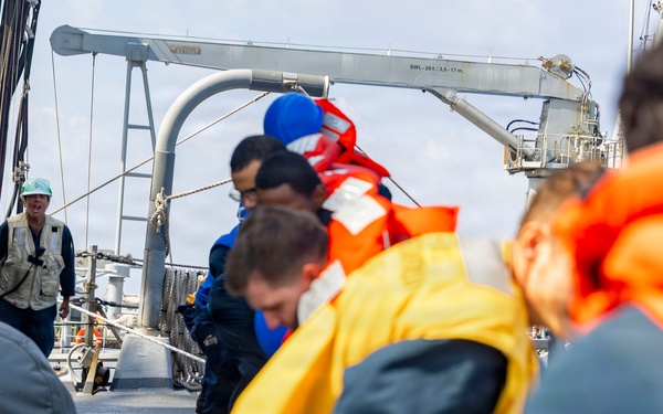 USS Benfold Completes a Replenishment-at-Sea with HMAS Supply